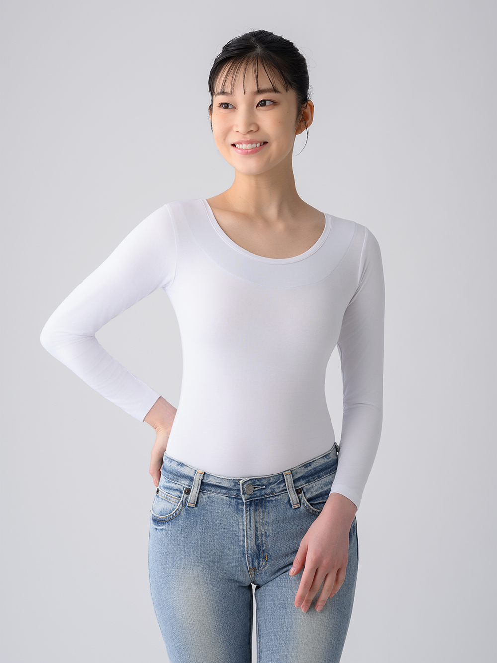 ReD バイタルテック Uネックインナー長袖 肩コリ改善 ホワイト L ホワイト L