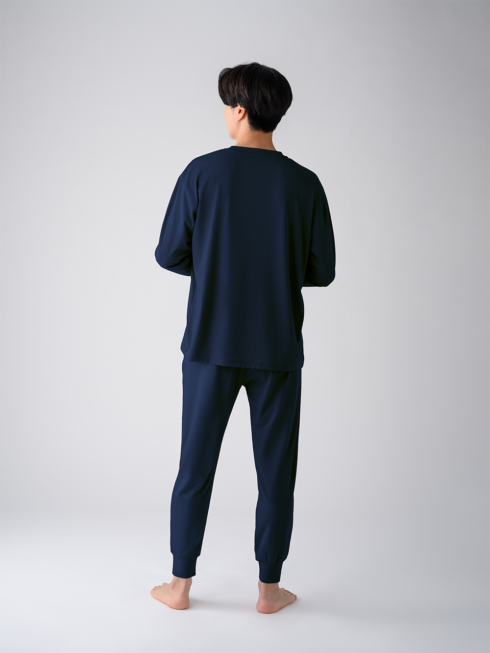 モデル:180cm / Lサイズ着用