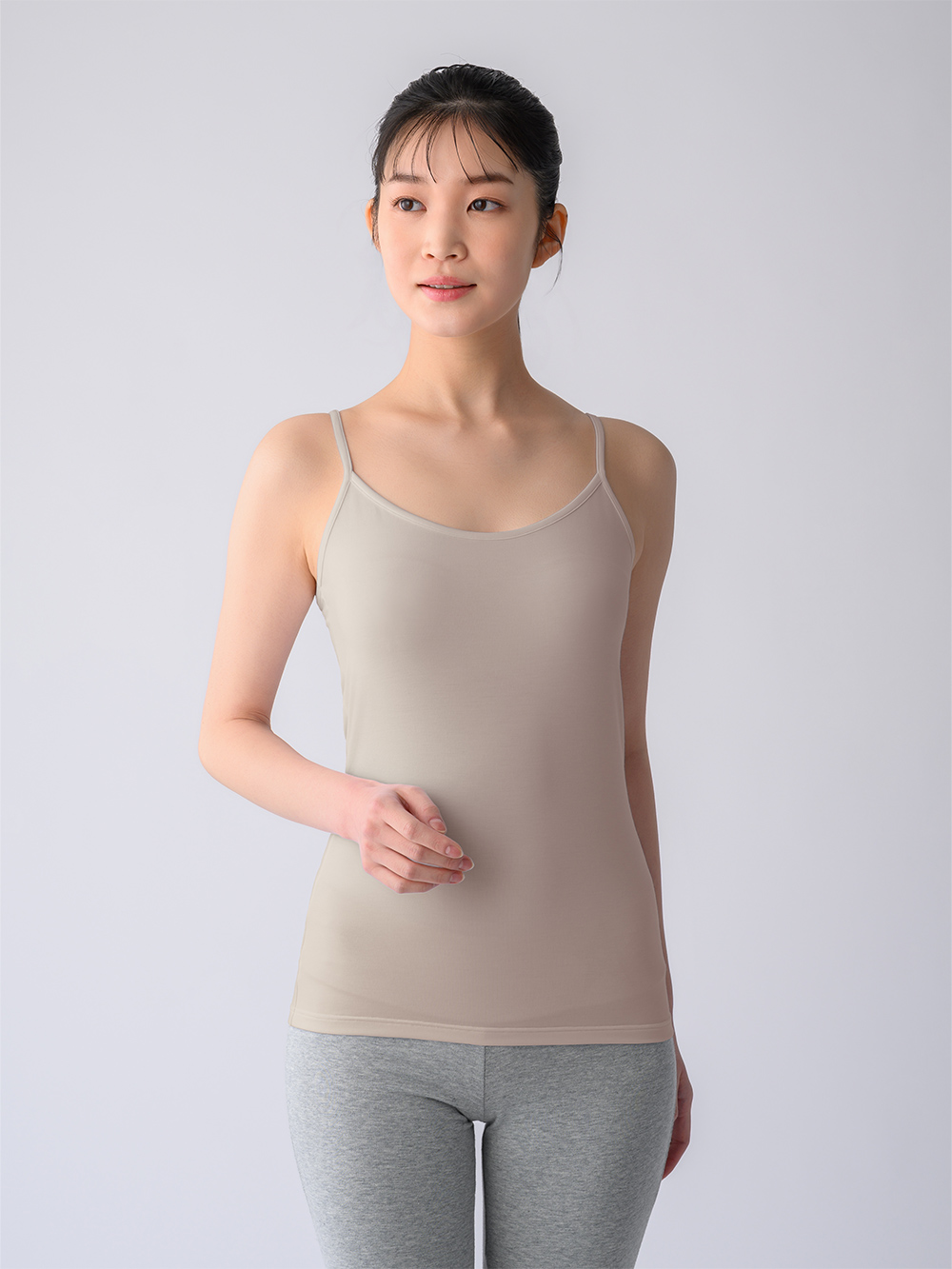 モデル:166cm / Mサイズ着用