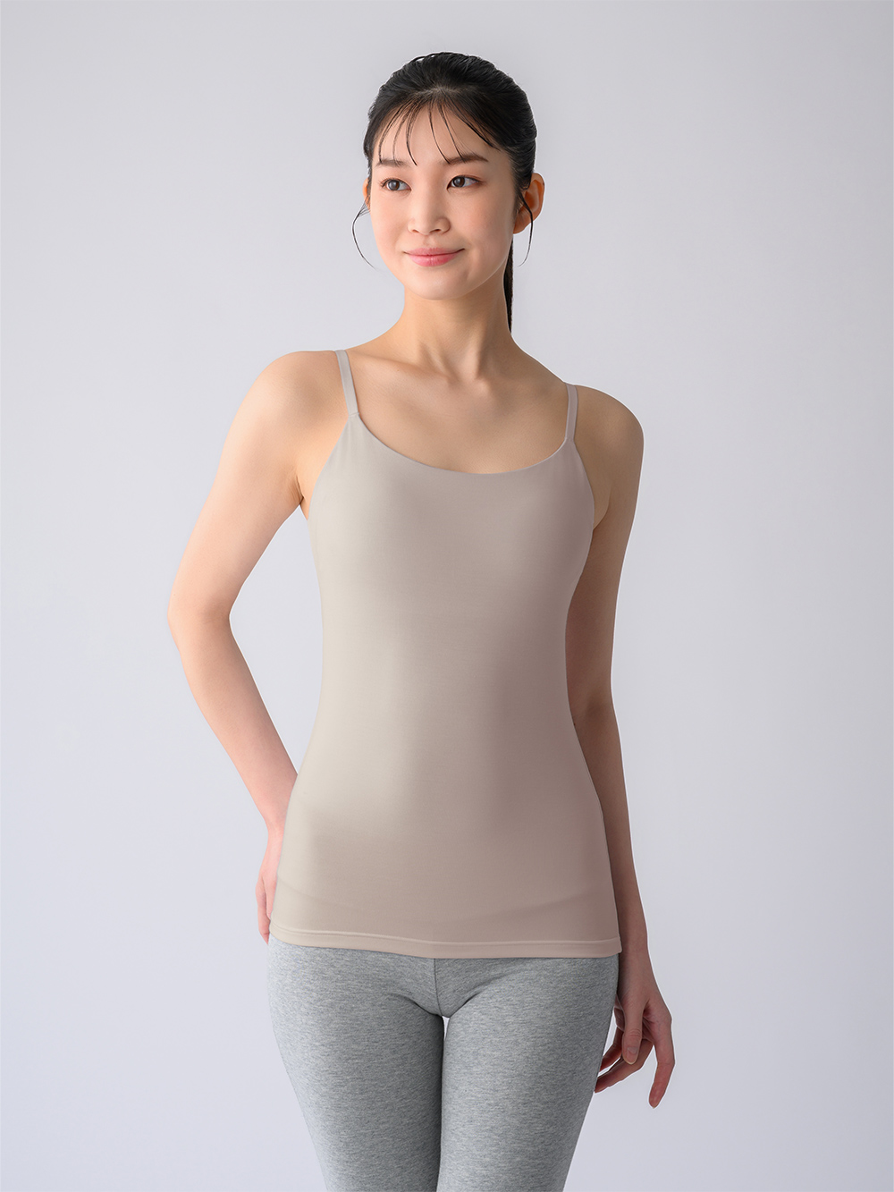 モデル:166cm / Sサイズ着用