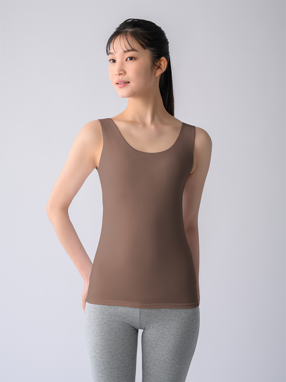 モデル:166cm / Sサイズ着用