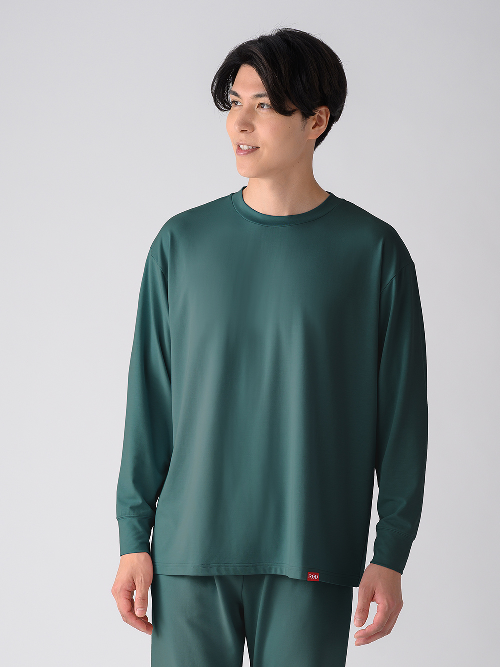 モデル:180cm / Lサイズ着用