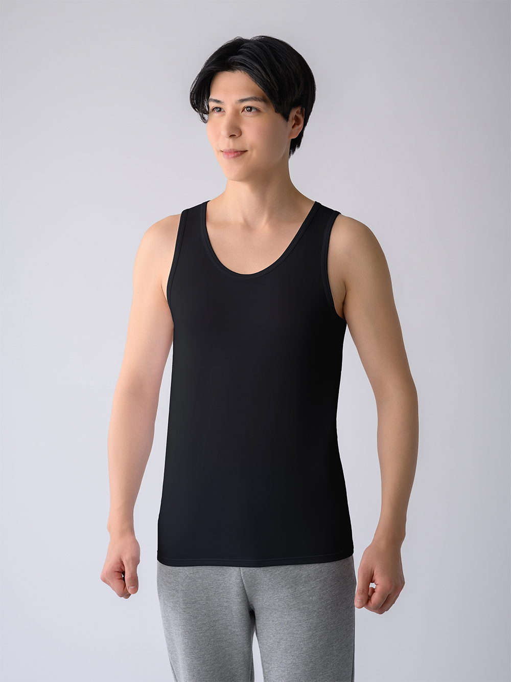 モデル:180cm / Mサイズ着用
