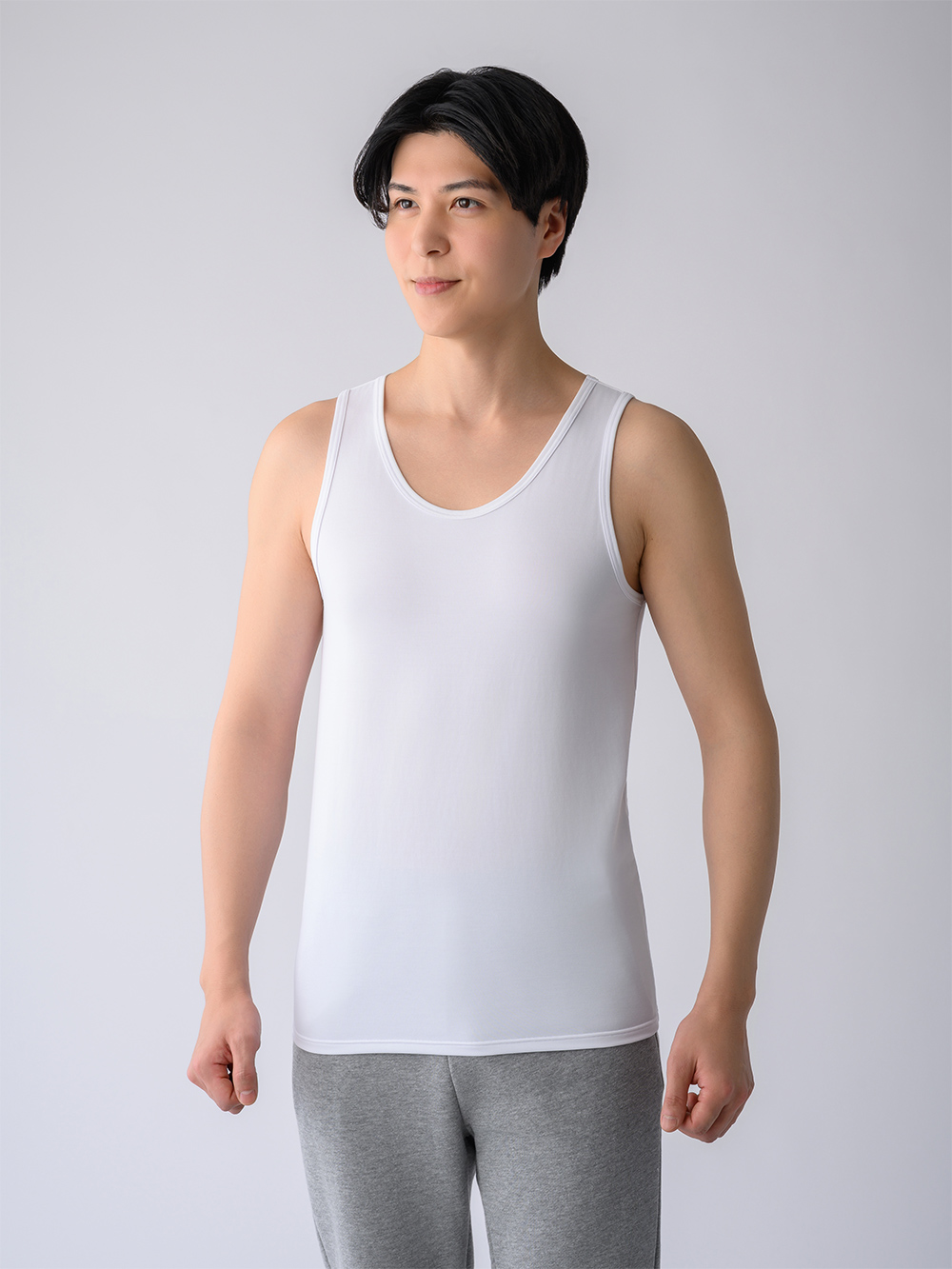 モデル:180cm / Mサイズ着用
