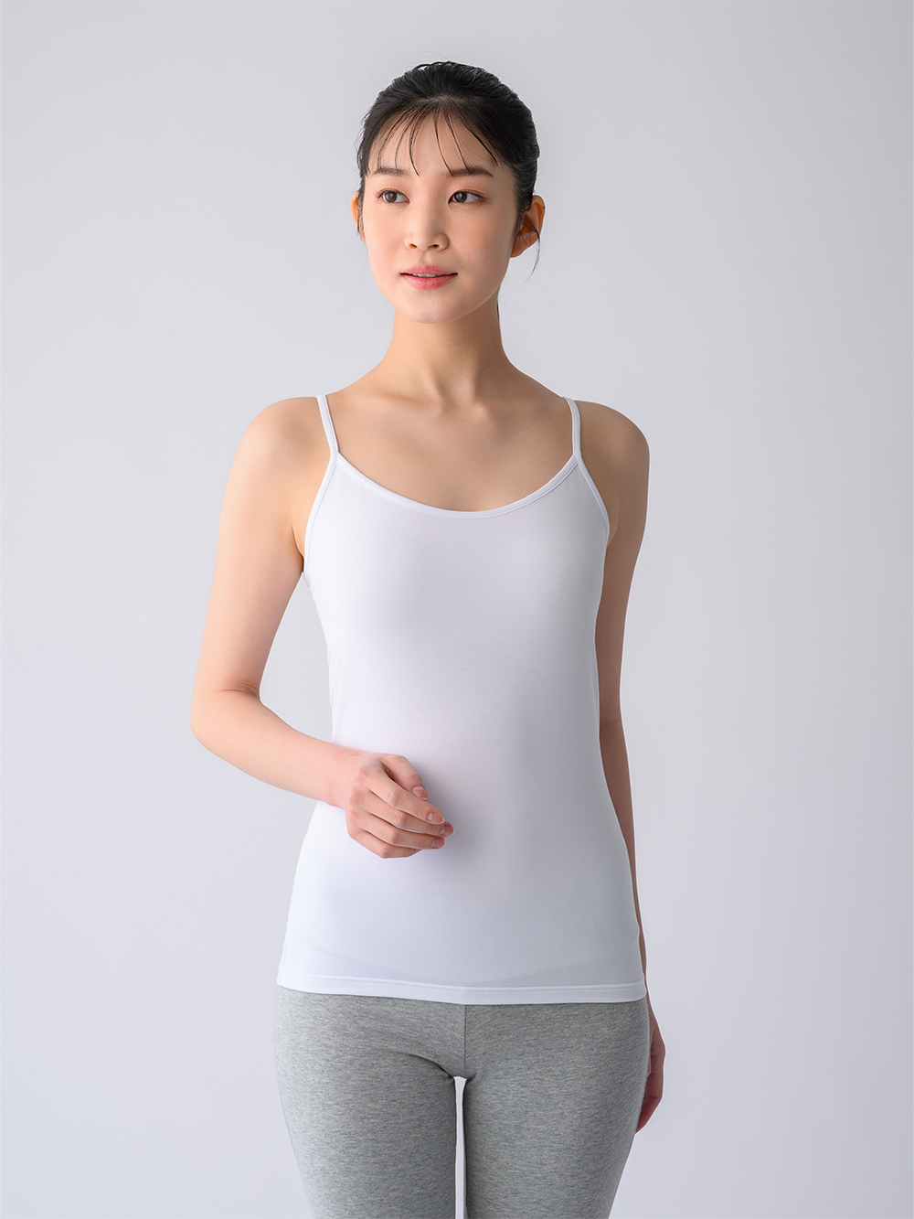 モデル:166cm / Mサイズ着用