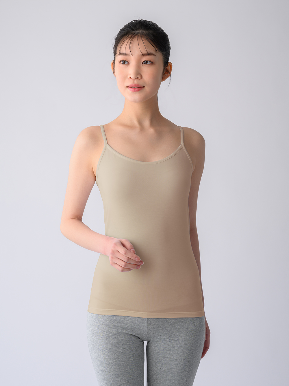 モデル:166cm / Mサイズ着用