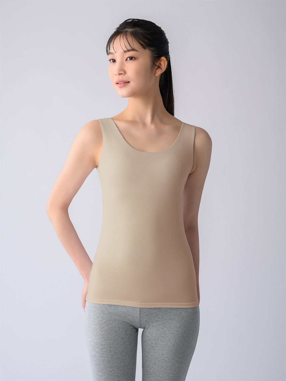 モデル:166cm / Sサイズ着用