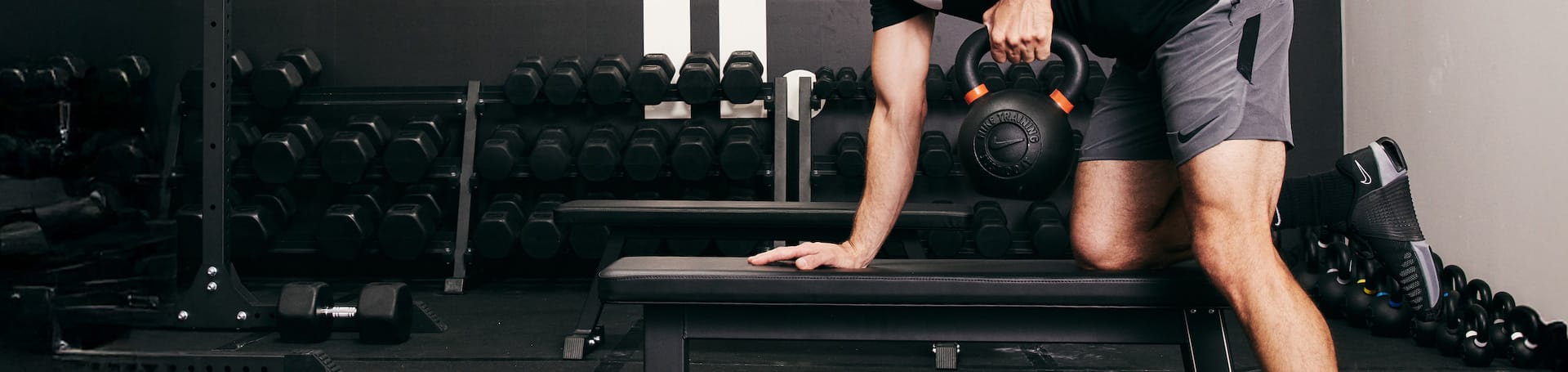 ウェイトベンチ商品一覧 - トレーニングギア｜ | Nike Strength 公式