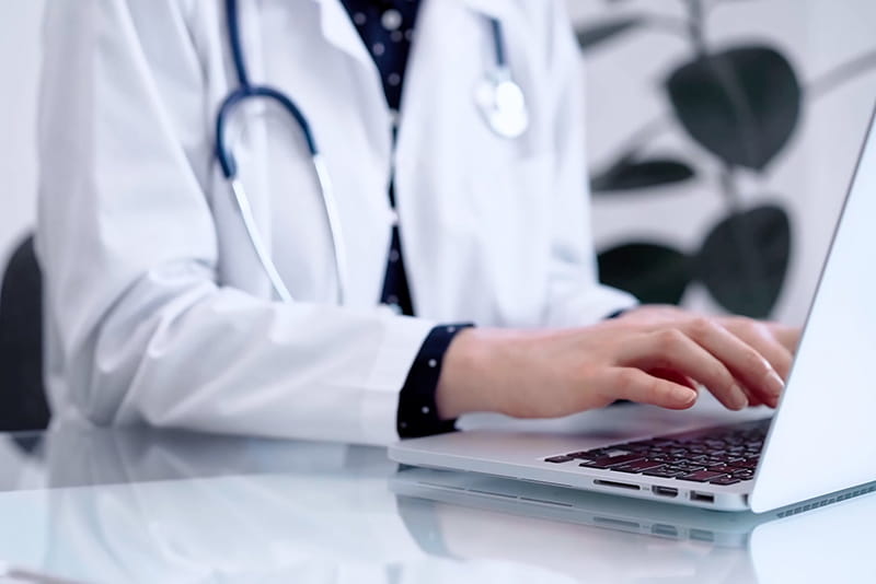 ずっと身体がだるいときは何科を受診したらいい？