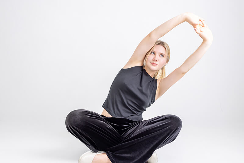 わき腹から背中にかけてのストレッチ