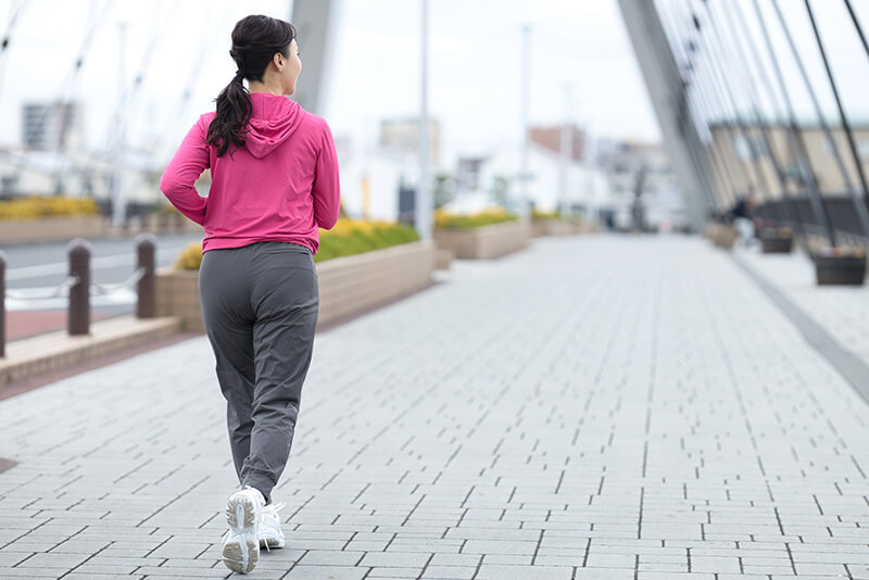 運動して筋肉を鍛える