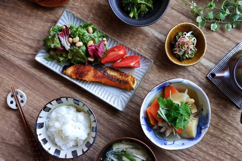 必要な栄養素を摂取して筋肉痛を早く治す