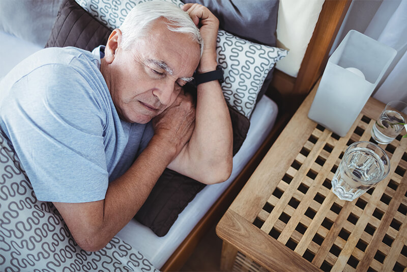 「必要な睡眠時間」は年齢によって変わる