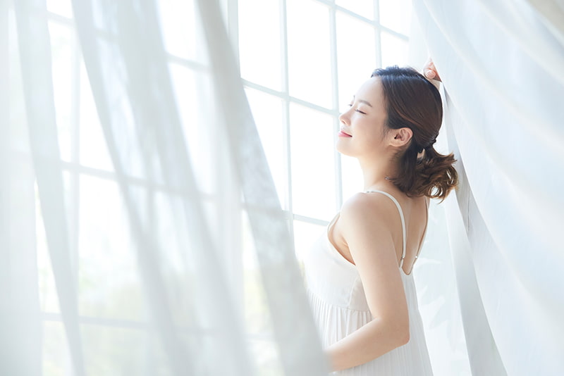 【立ち仕事の人】立っているときの姿勢を変える