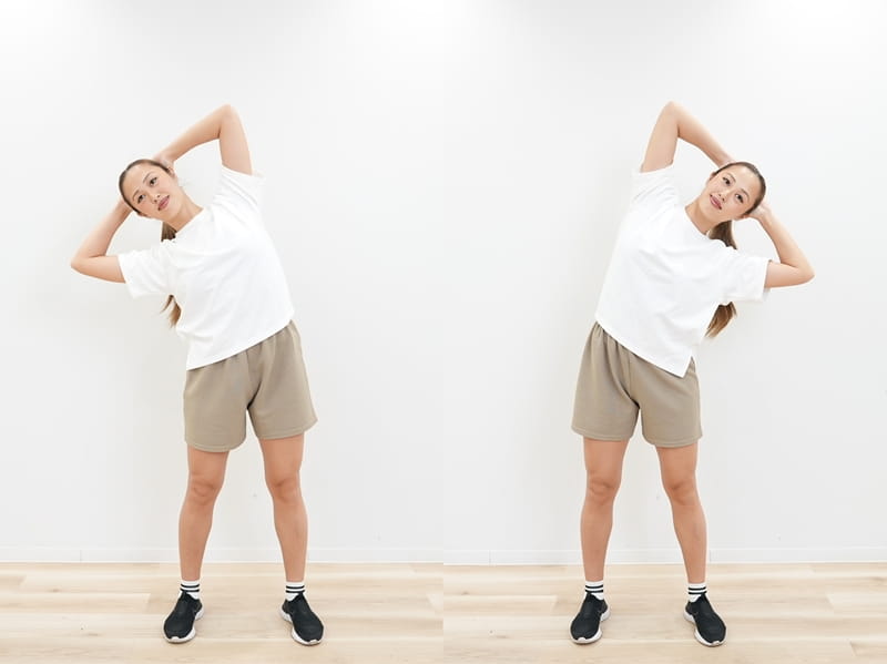 両手を頭の後ろにあて、ゆっくりと身体を左側に倒す。