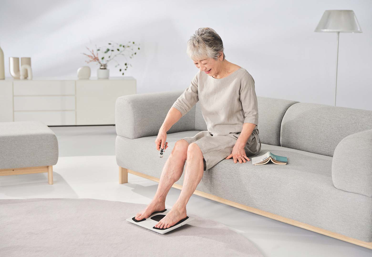 機能 FUNCTION 「第二の心臓」ふくらはぎまで電気の刺激で、筋肉トレーニング