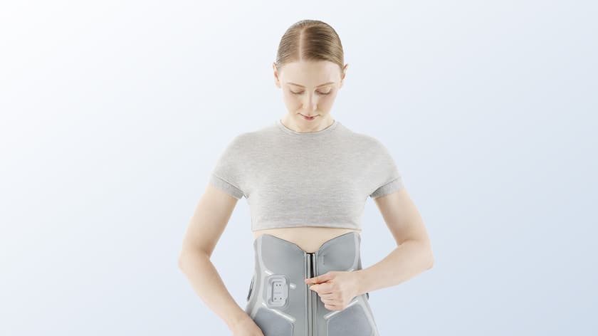 巻くだけで始める。トレーニングは1日1回23分。