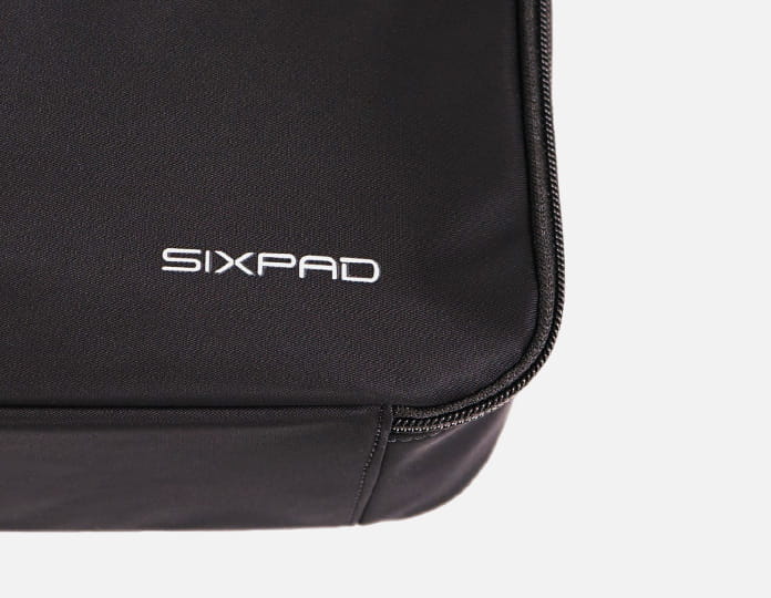SIXPADのロゴ付き